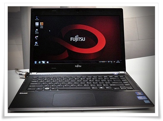 Fujitsu_ultrabook.jpg